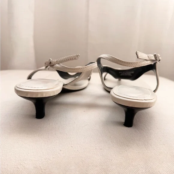 Zara Toe Loop Leather Sandal - Picture 4 of 10